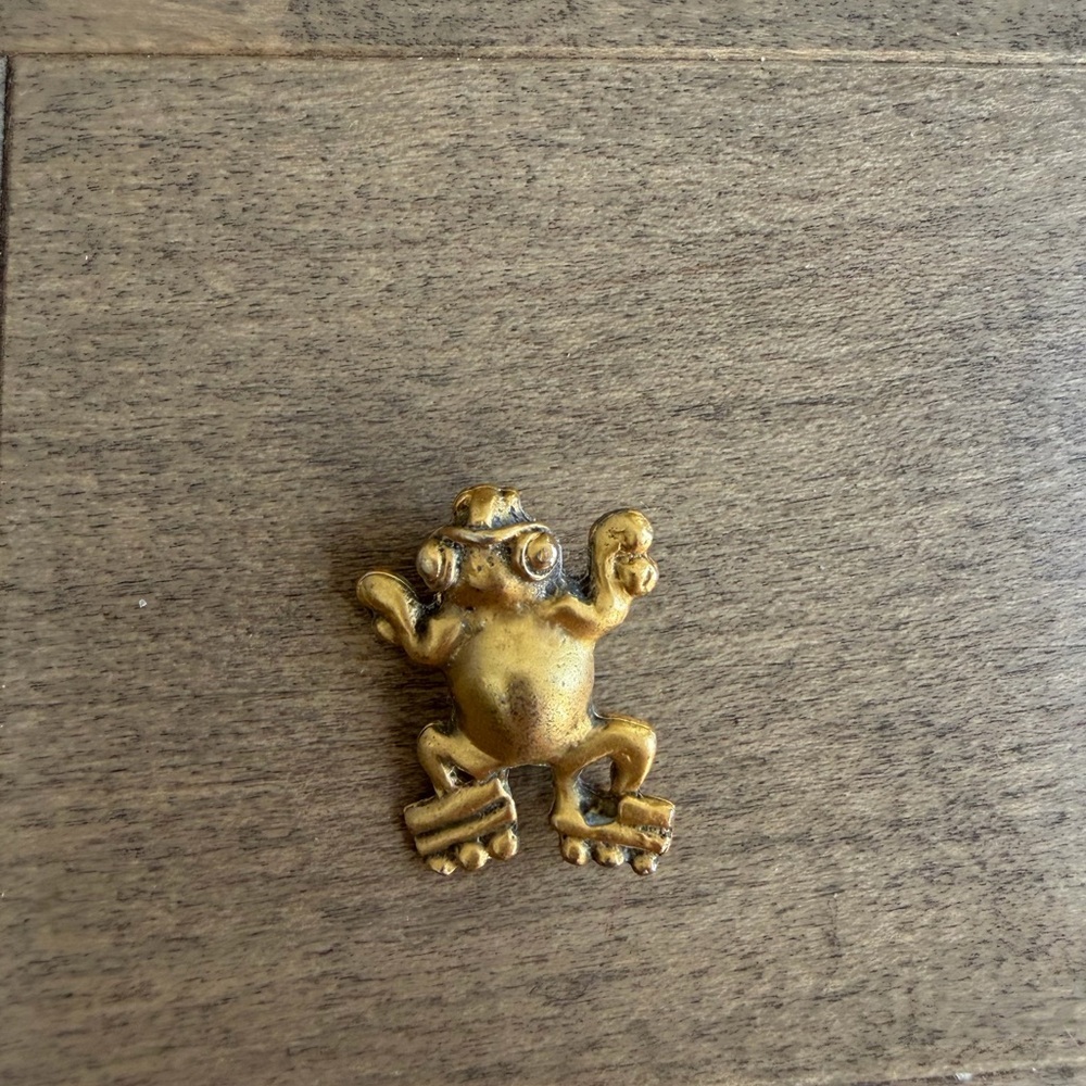 Alva Studios Gold Frog Brooch Vintage